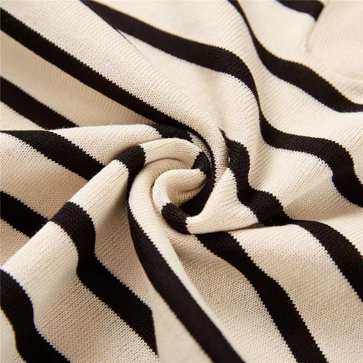 OEM usine personnalisé été Designer rayé dames tricots chemise tricotée hauts pull Cardigan pour les femmes