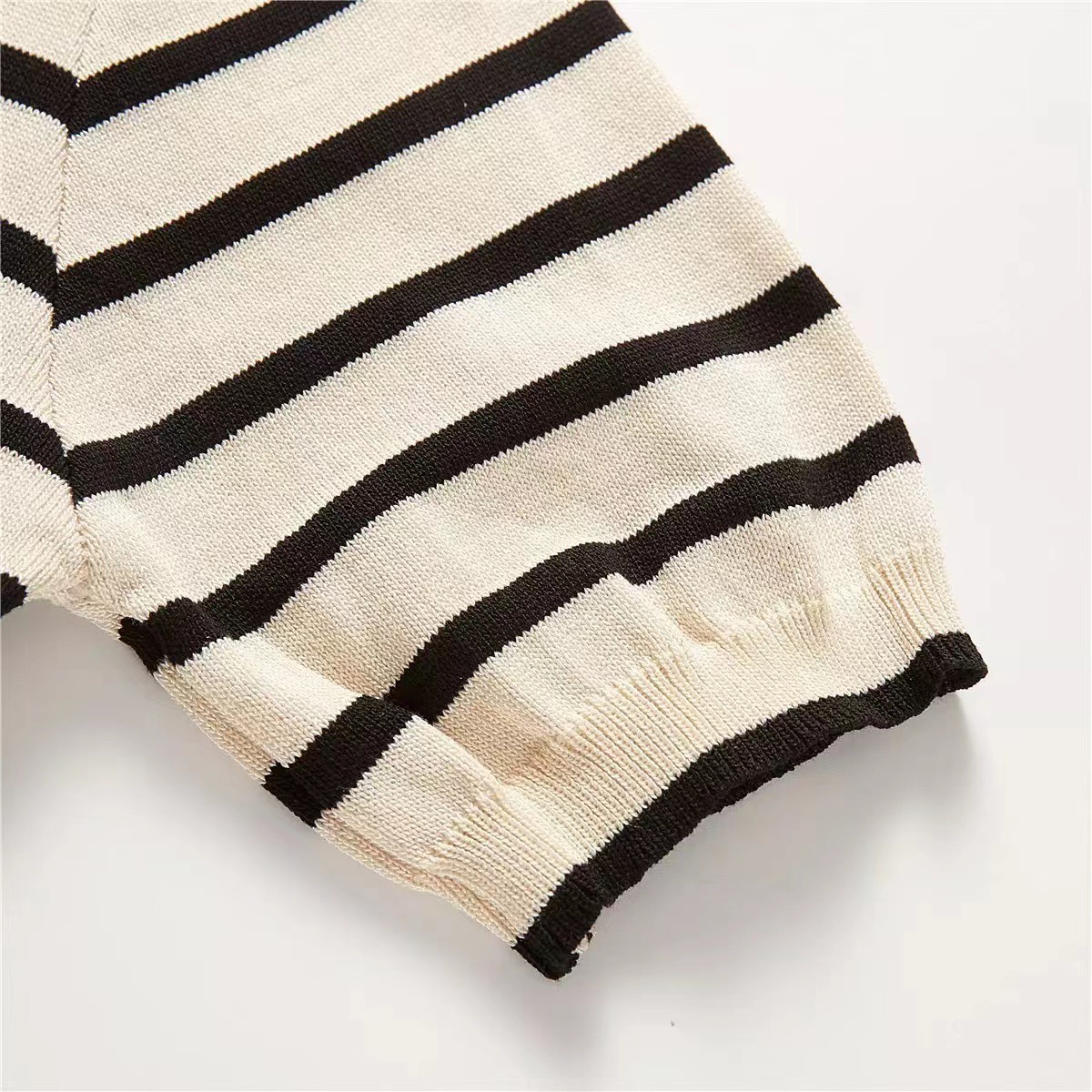 OEM usine personnalisé été Designer rayé dames tricots chemise tricotée hauts pull Cardigan pour les femmes