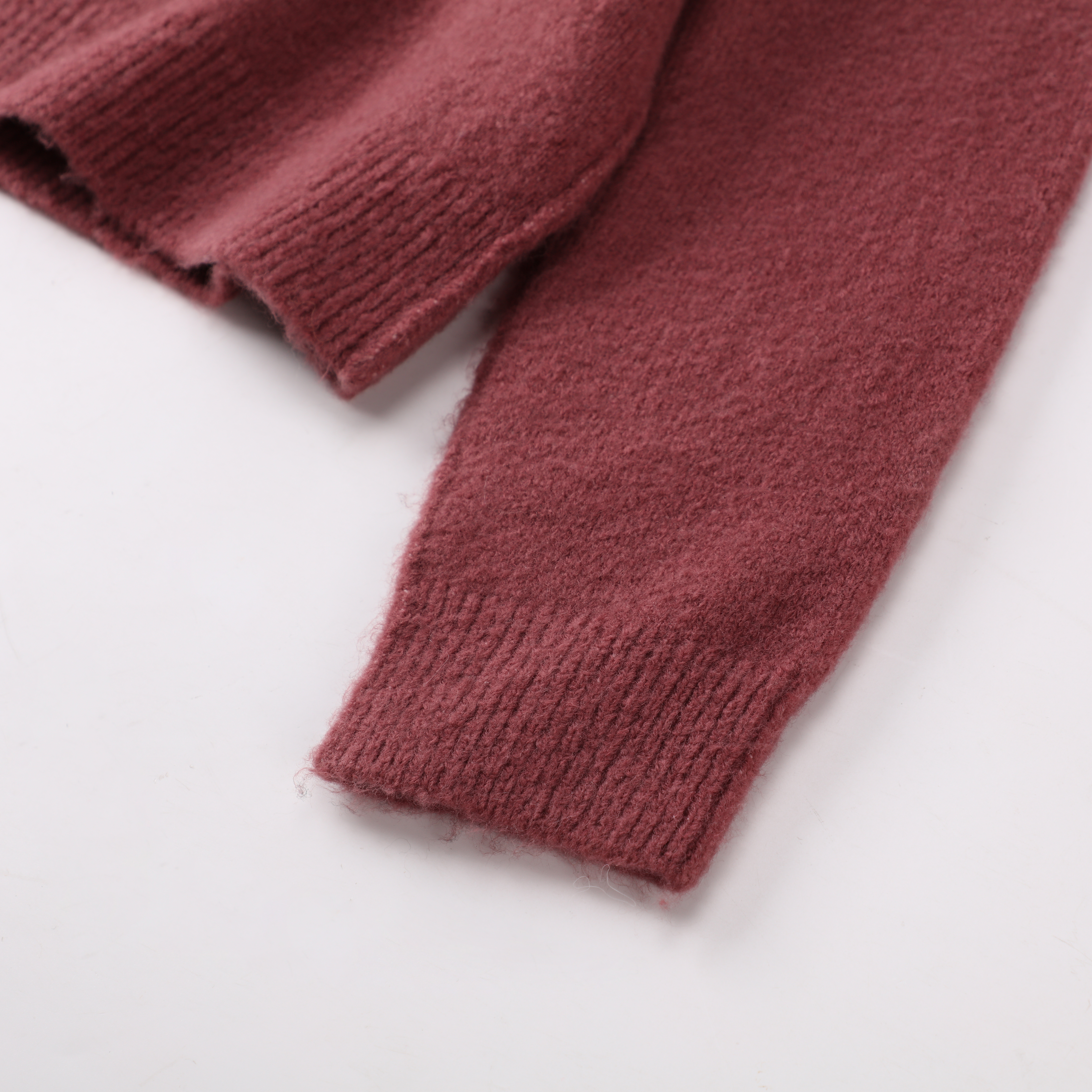Automne hiver OEM personnalisé en laine rouge à manches longues femmes pull pull haut en tricot