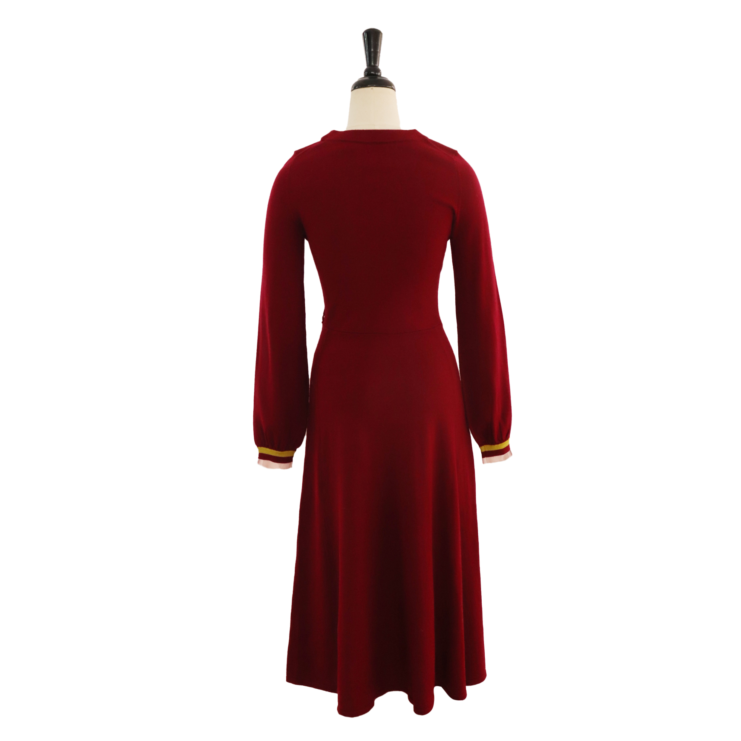 L'usine d'OEM d'hiver personnalisé à manches longues plissé rouge robe pull en tricot femmes minces