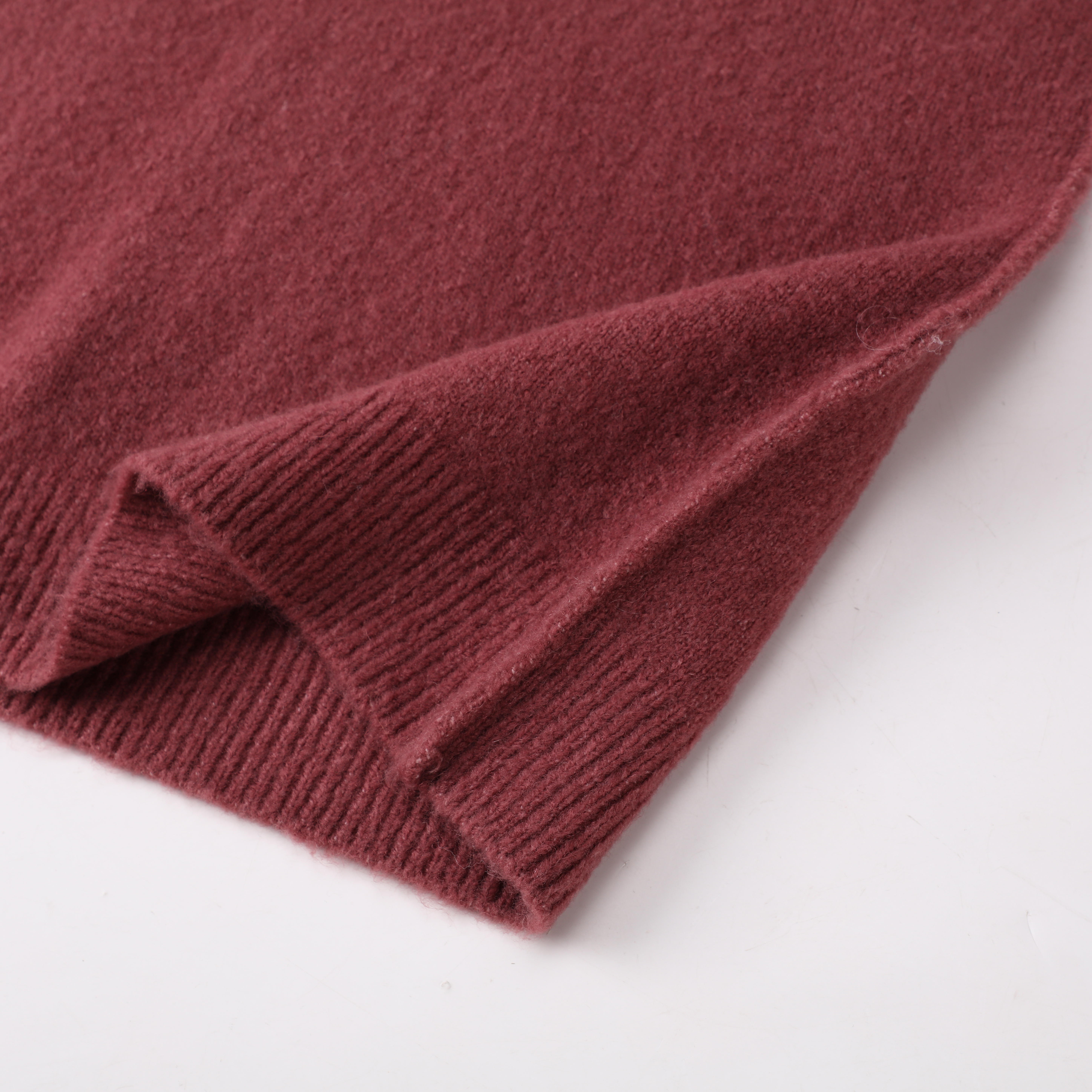 Automne hiver OEM personnalisé en laine rouge à manches longues femmes pull pull haut en tricot