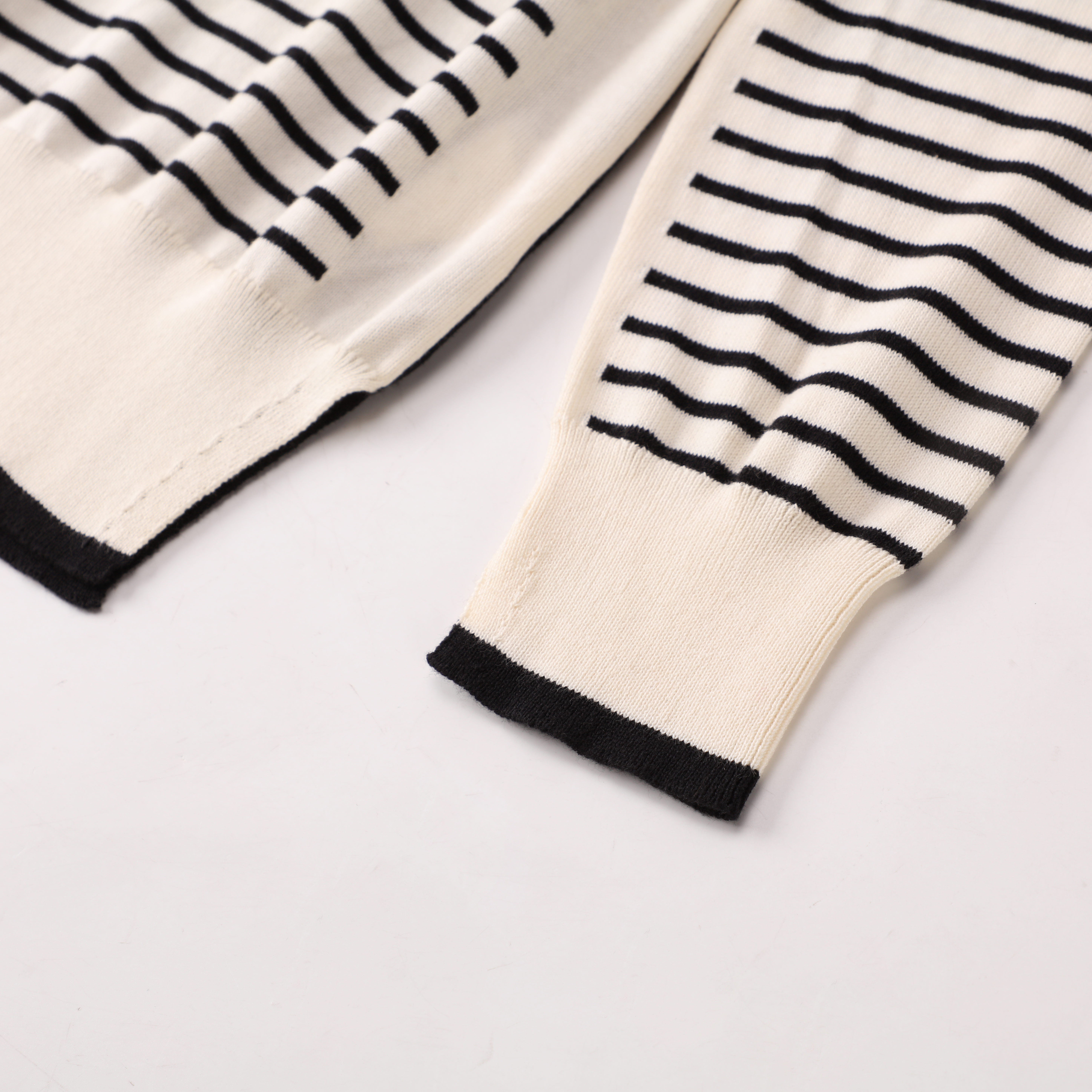 Automne Hiver Mode Personnalisée OEM Rayé À Manches Longues Femmes Dames Pull Pull En Tricot