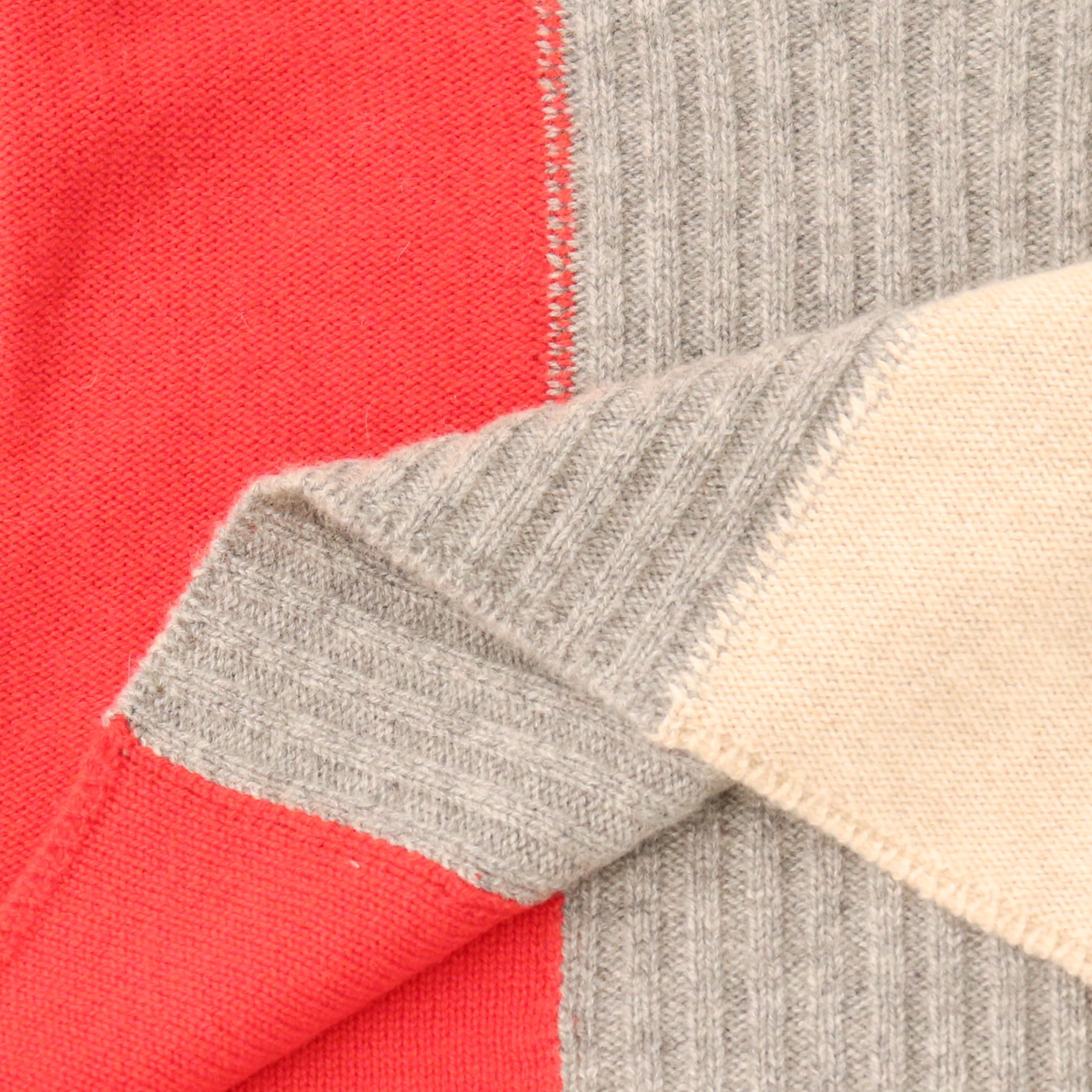 Automne hiver OEM usine personnalisée à manches longues couleurs contrastées laine femmes pull pull en tricot