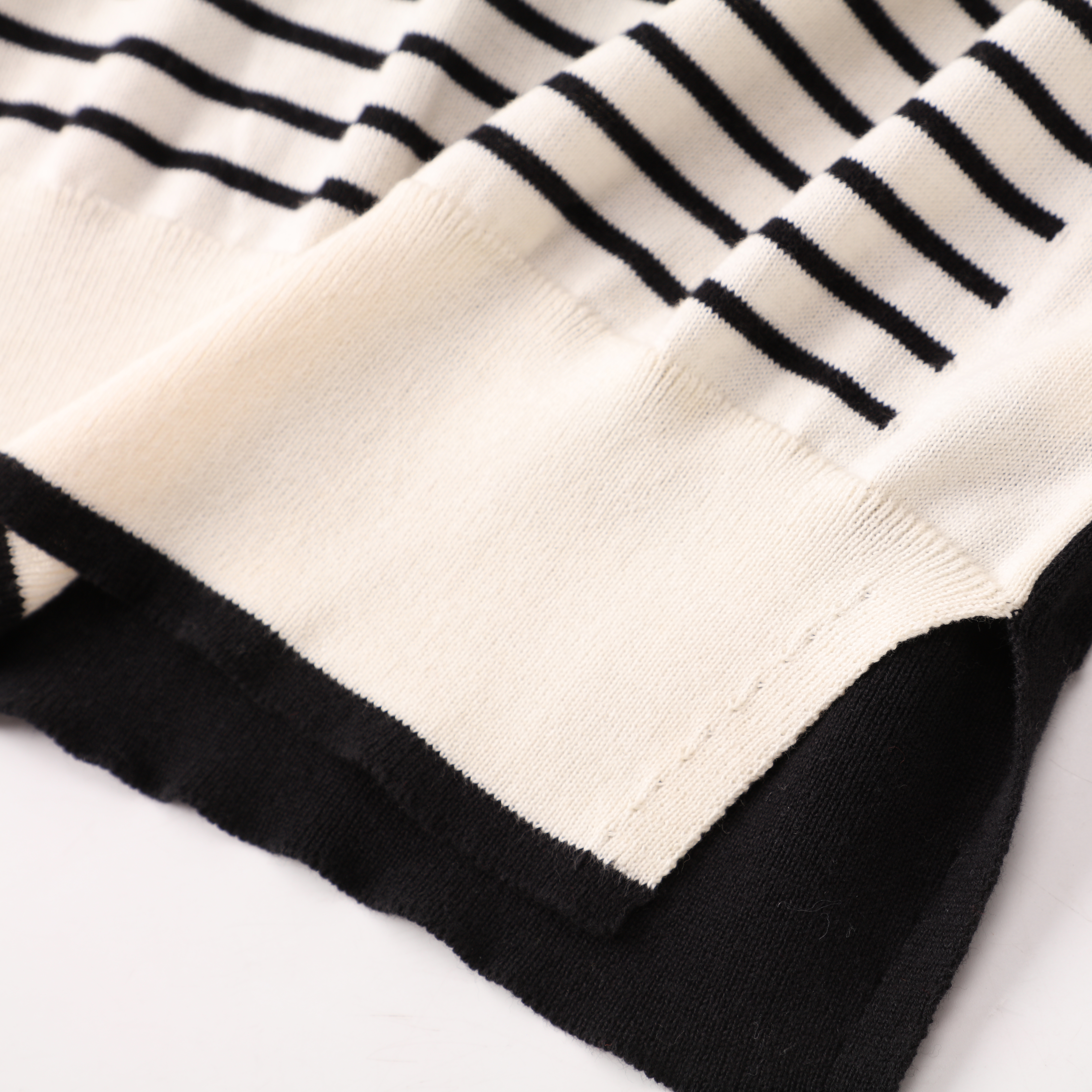 Automne Hiver Mode Personnalisée OEM Rayé À Manches Longues Femmes Dames Pull Pull En Tricot