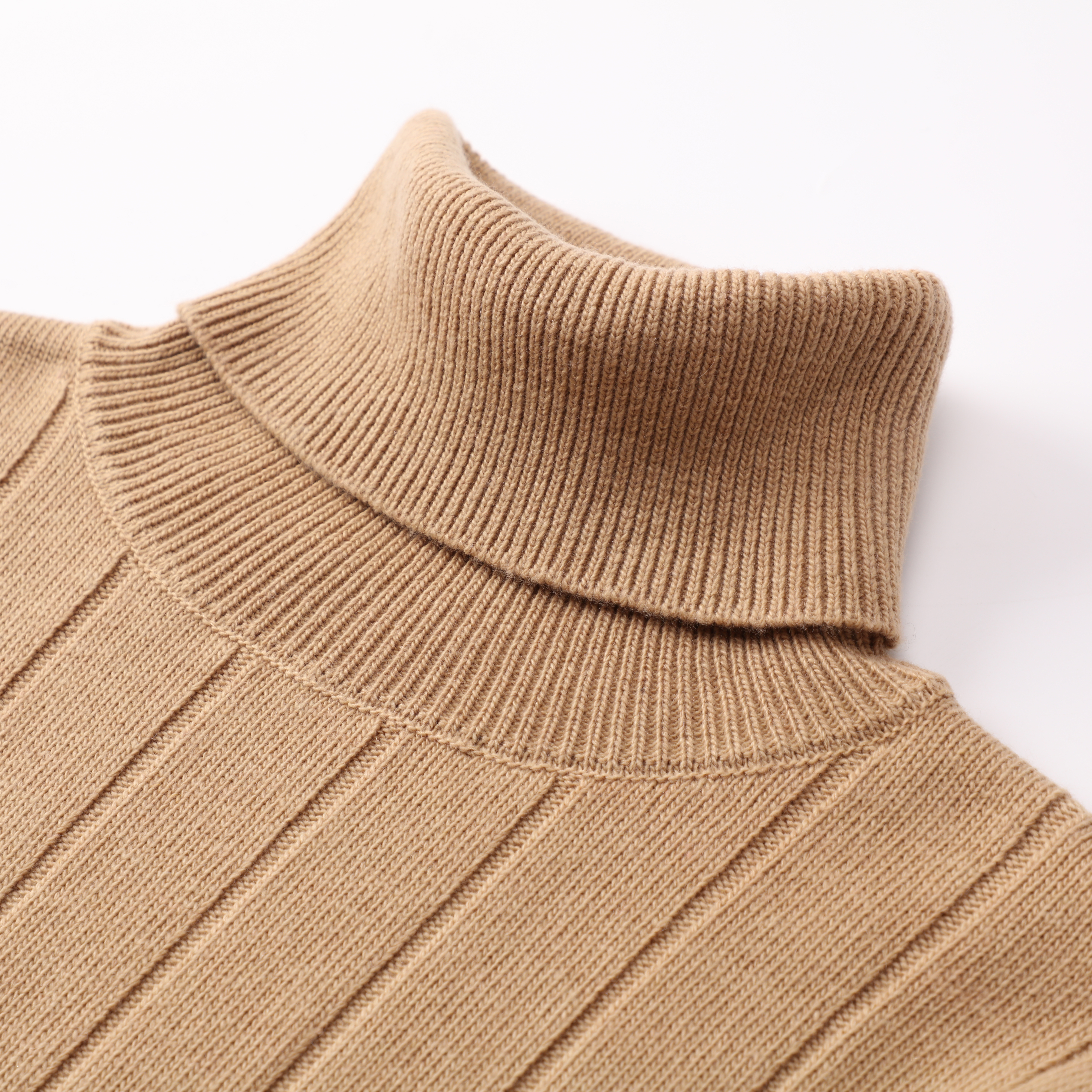 Automne hiver OEM personnalisé à manches longues col roulé kaki épais femmes dames pull pull en tricot