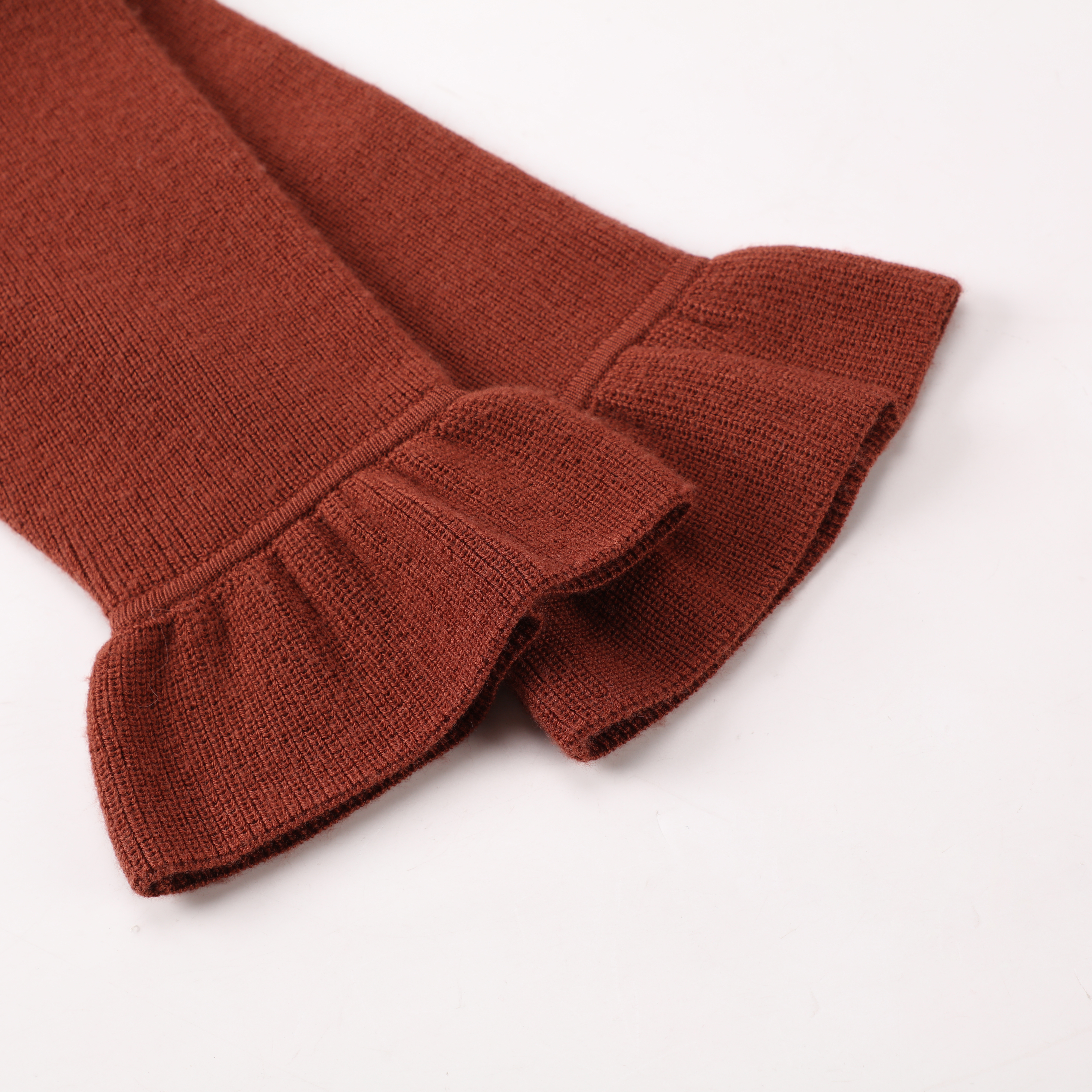 Hiver OEM Custom Red Ruffle Sleeve V-cou Femmes Dames Pull Pull en tricot