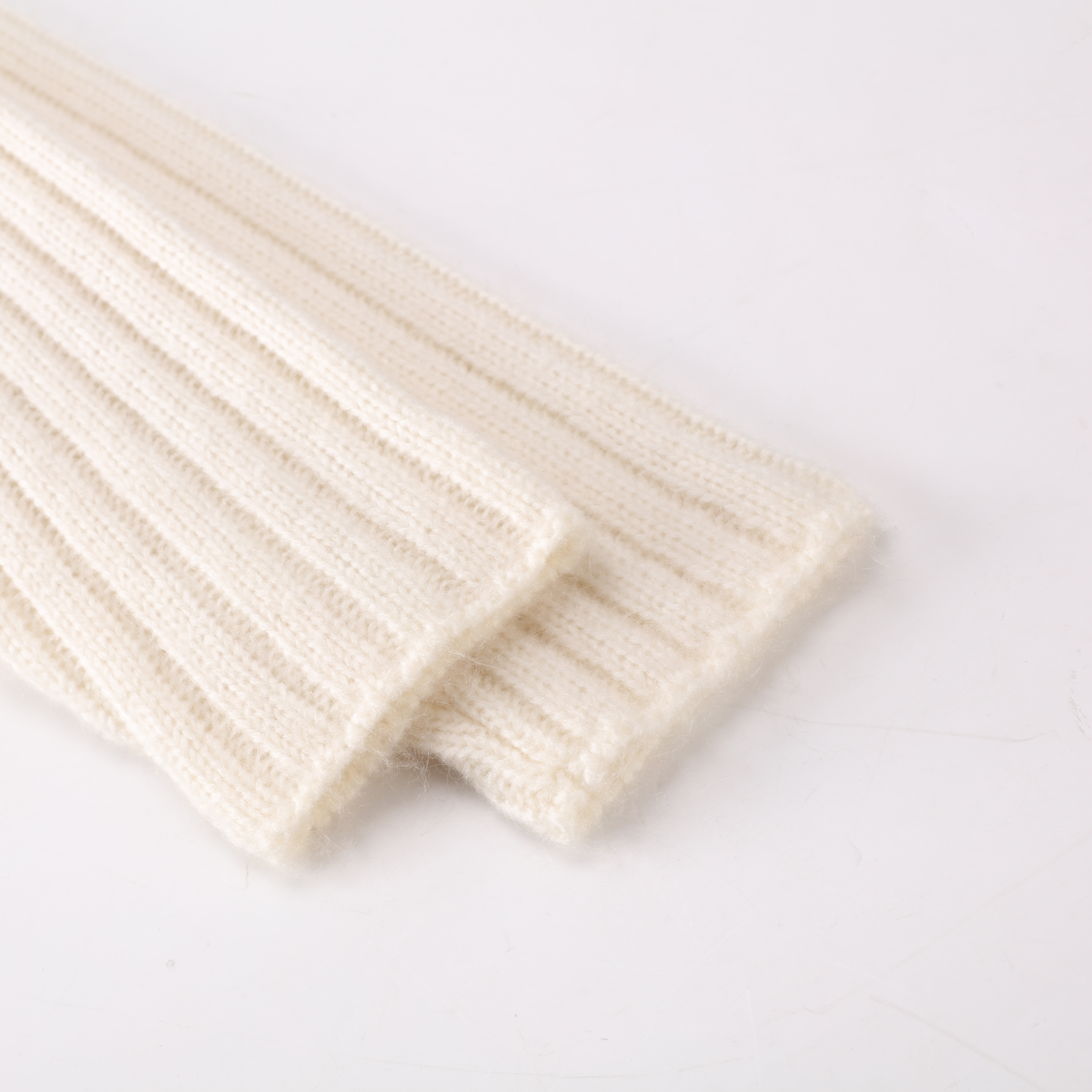 Automne hiver OEM usine personnalisé Beige à manches longues O-cou femmes dames pull pull en tricot