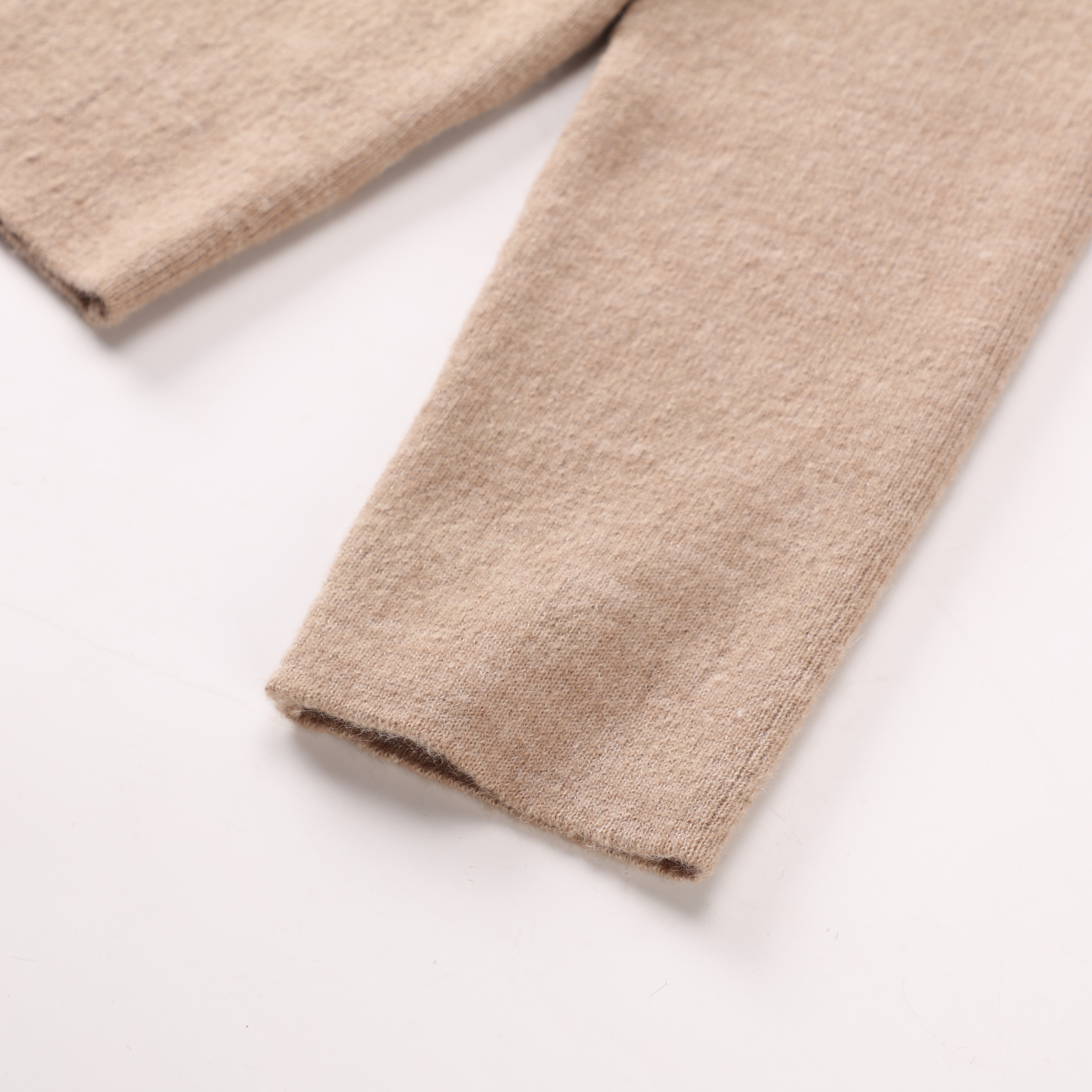 Automne Hiver OEM Usine Personnalisé À Manches Longues Col Roulé Évider Femmes Dames Pull Pull En Tricot