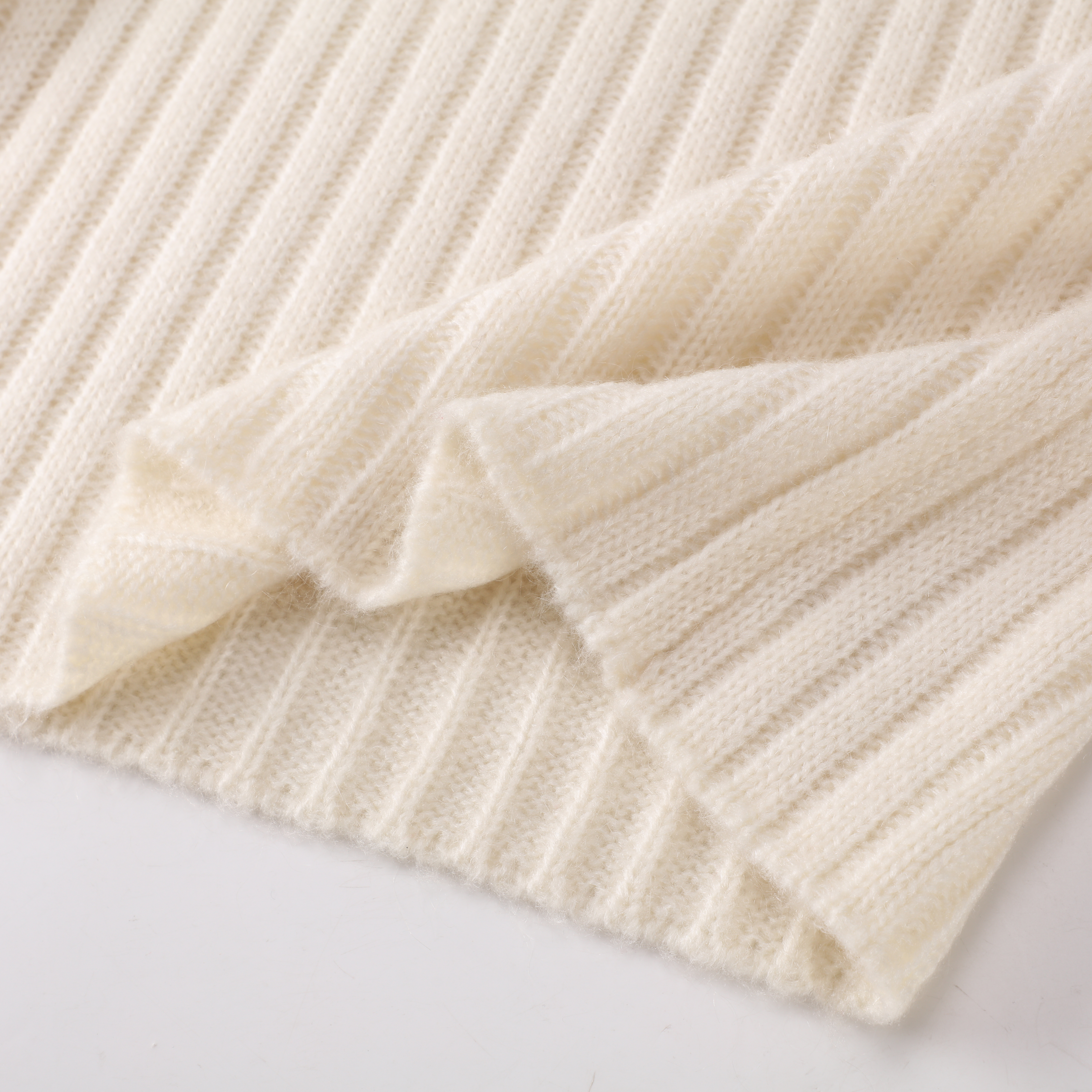 Automne hiver OEM usine personnalisé Beige à manches longues O-cou femmes dames pull pull en tricot