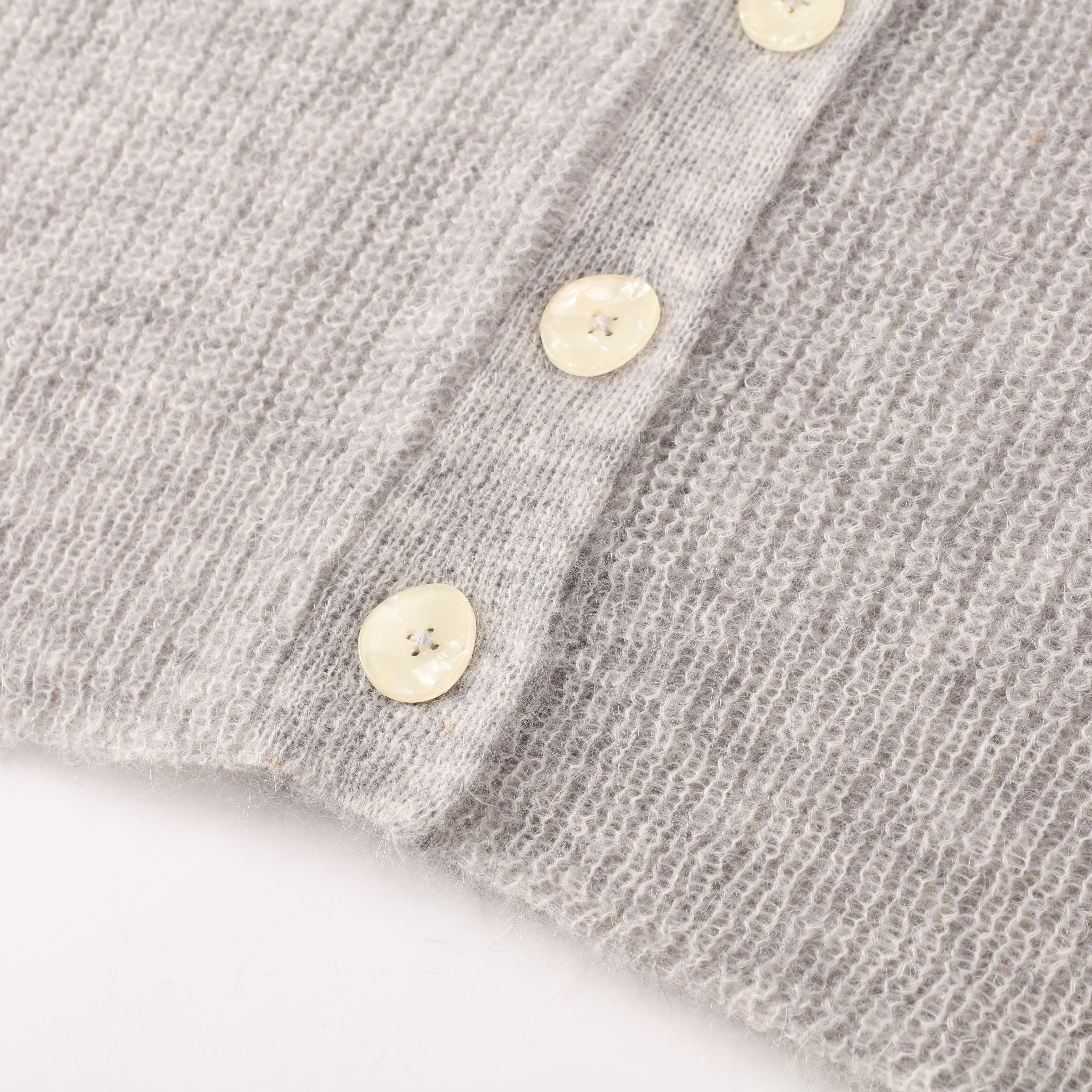 Hiver OEM personnalisé gris à manches longues col en V femmes laine douce haut en tricot pull Cardigan pour dames