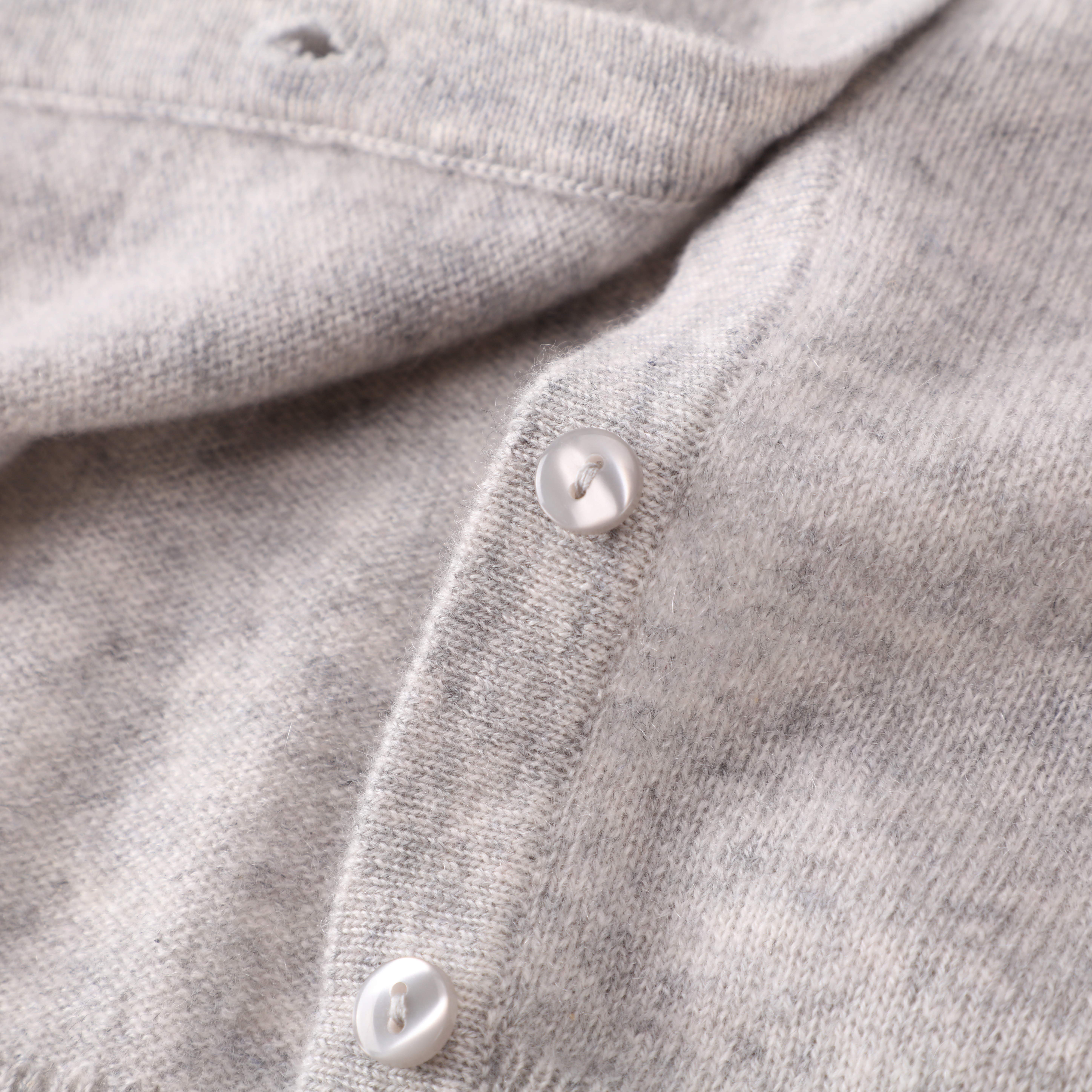 Printemps automne OEM personnalisé gris laine à manches longues femmes haut pull cardigan en tricot