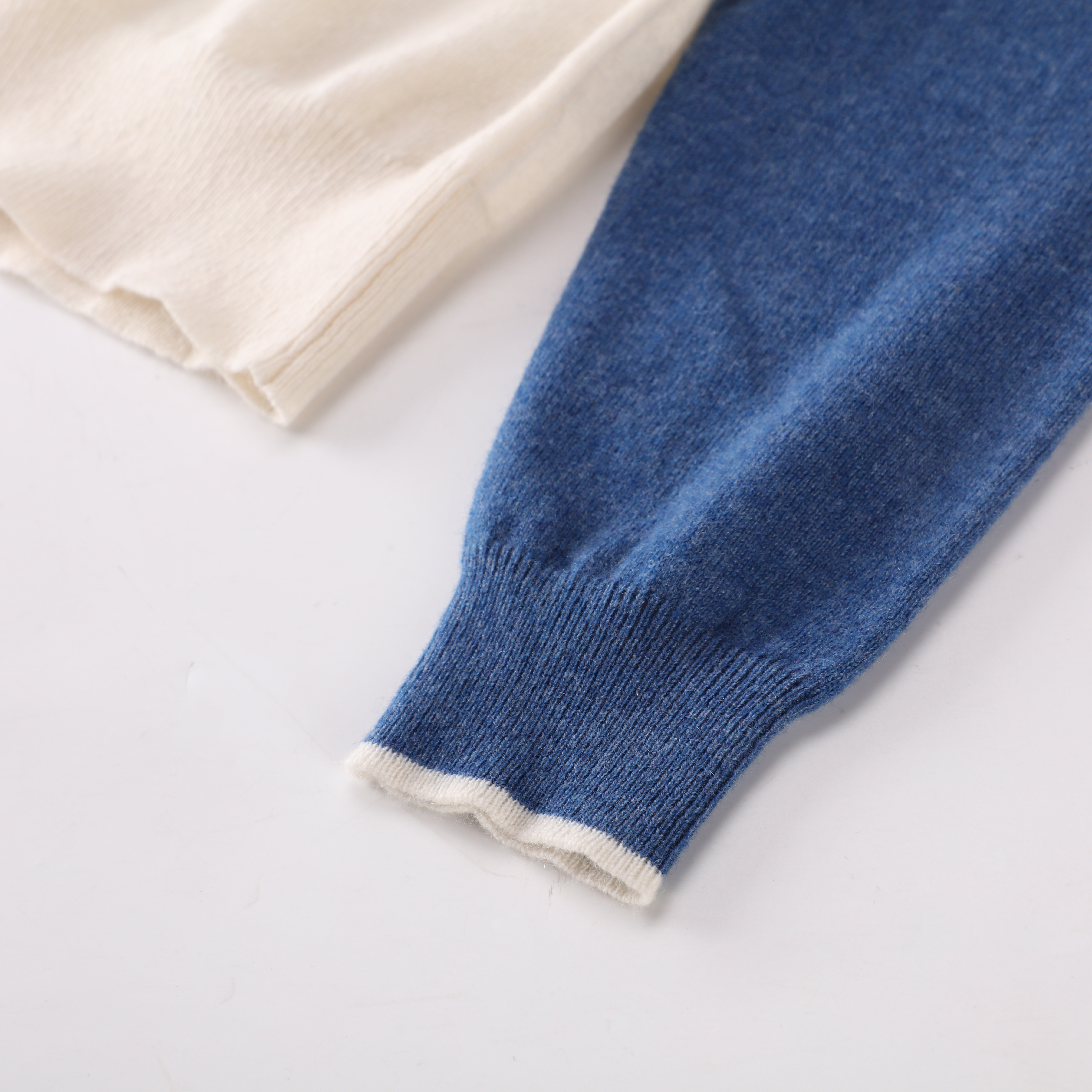 Automne Hiver OEM Usine Personnalisé Couleur Correspondant À Manches Longues O-cou Femmes Dames Pull Pull En Tricot