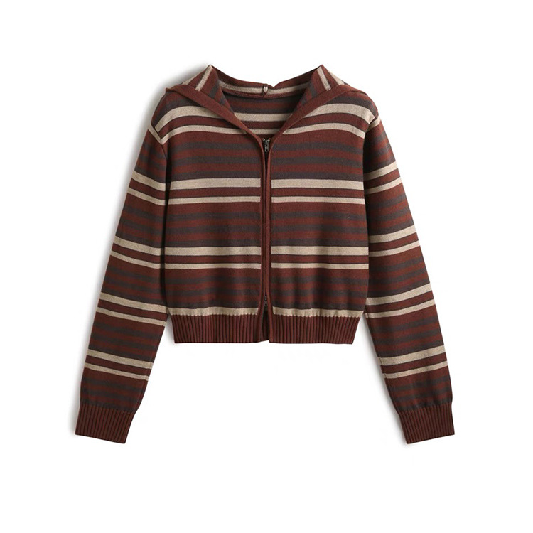 Pourquoi les pulls en tricot rayé reviennent chaque saison